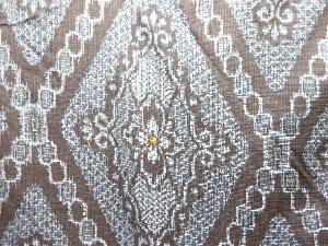 アンティーク　菱に花模様織り出し本場村山泥大島紬着物